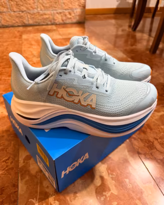 HOKA skyward X n.42 2/3