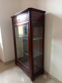 Vetrina  arte povera artigianale