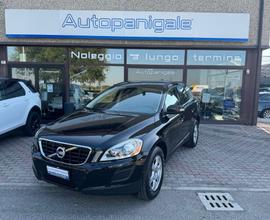 VOLVO XC60 D4 AWD Momentum