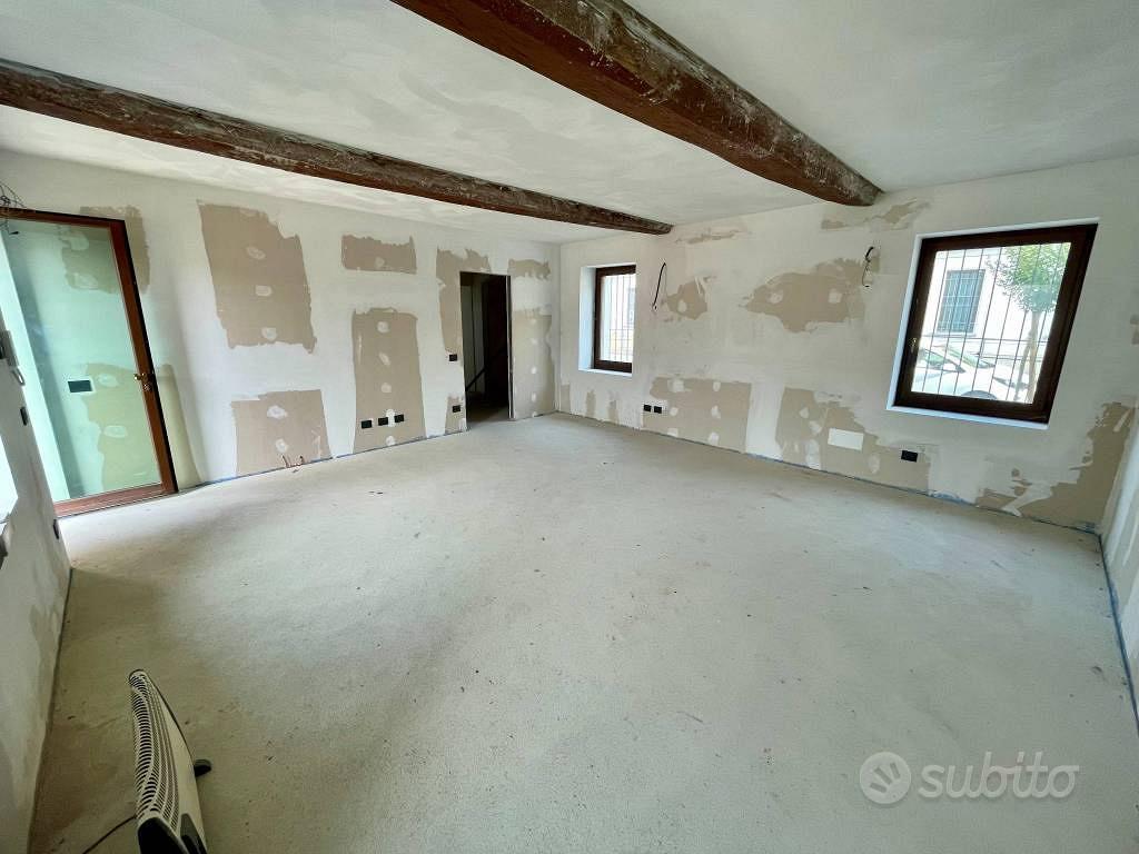 House in Casalvolone - Altro