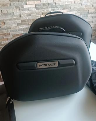 Borse laterali termoformate  per Moto Guzzi V7