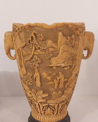 Colonnine e vaso finto avorio