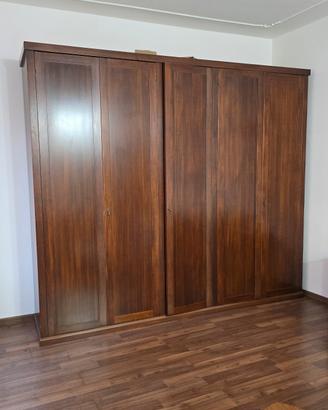 Armadio a 5 ante in legno