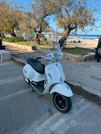 Piaggio Vespa 300 GTS