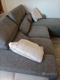 Divano Poltronesofà grigio con puffi