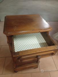 armadietto stile antico