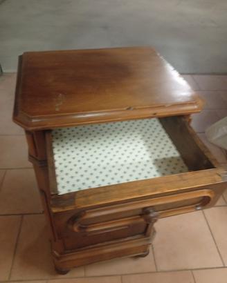 armadietto stile antico
