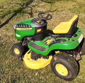 Trattorino tosaerba John Deere X105 auto