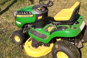 Trattorino tosaerba John Deere X105 auto