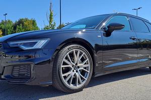 Audi A6 40 Avant S line total black Mhev 204cv