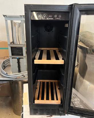 Cantinetta vino Candy con porta in vetro e ripiani