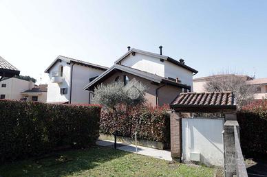 3 LOCALI A SOVICO