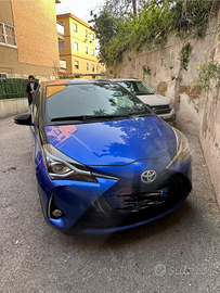 Toyota yaris blu edition
