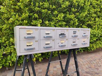 cassettiera metallo industriale