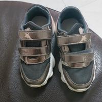 scarpe nere con strappo 27