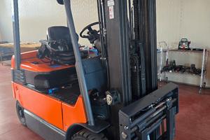 carrello Toyota  25 q 