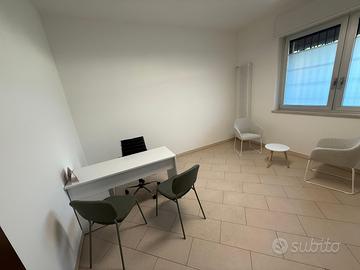 Stanza ufficio in studio multidisciplinare