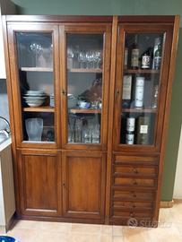 Credenza  in legno massiccio con  vetro