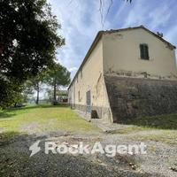 PODERE CON 30 ETTARI DI TERRENO