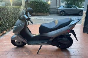 Scooter Leonardo 150