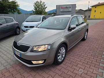 Skoda Octavia 1.6 TDI CR 105CV DSG full