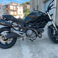 Ducati Monster 696