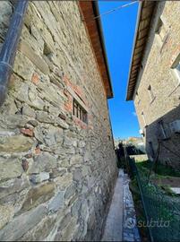 Immobile in asta di 254 m² con più di 5 locali a A