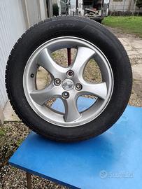 gomme con cerchi in lega