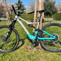 E-mtb Orbea Rise H15 con Range Extender batteria 