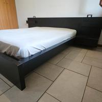 Letto matrimoniale con comodini marca Ikea