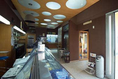 Attività commerciale Bar Giochi Servizi pagamento