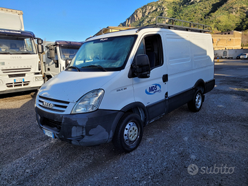 Iveco daily 29l10 furgone tetto basso