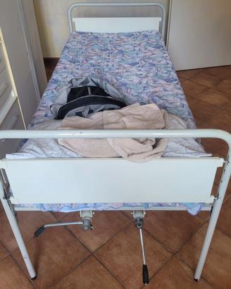 letto ortopedico completo di sponde e materasso