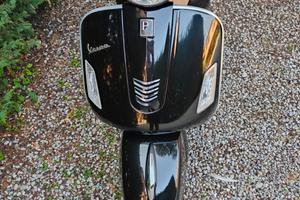 Piaggio Vespa 300 GTS