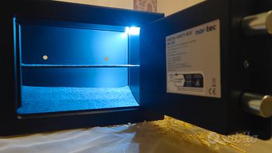 Cassaforte digitale nuova da muro con led