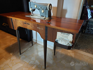 Macchina da cucire NECCHI mod. 205