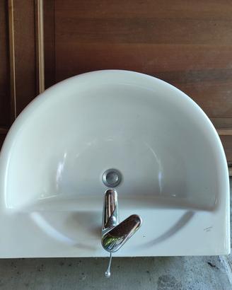 Lavabo sospeso Ideal Standard in ceramica bianco