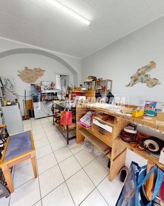 Locale Commerciale a Rovellasca 2 locali