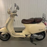 Piaggio Vespa LXV 124cc