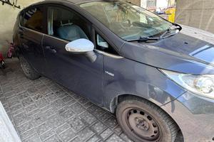 Ford Fiesta - funzionante ma da sistemare
