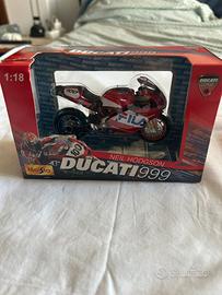 Modellino Ducati 999 Neil Hodgson 2003 SBKCampione