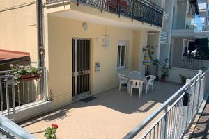 Bilocale estivo 100 mt dal mare max 4 posti letto