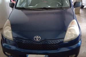 Toyota yaris verso