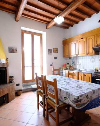 Casa indipendente di 83 m² con 4 locali e posto au