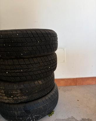 Gomme 4 stagionei per auto Nissan Micra