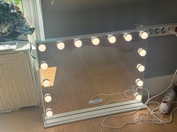 Specchio con luci