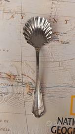 Cucchiaio a conchiglia argento anni 34/44