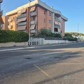 Box / Garage di 27 m² a Roma
