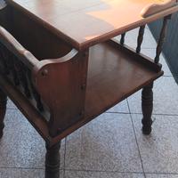 Tavolino portagiornali