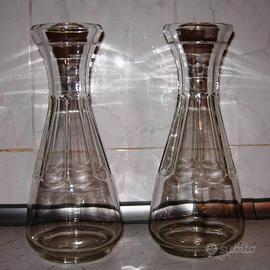 Coppia di antiche caraffe in vetro da 1 l